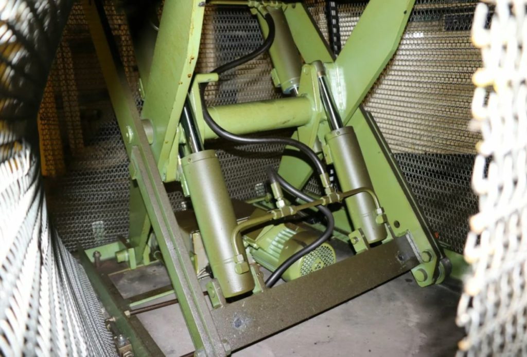Scissor lifting table used
